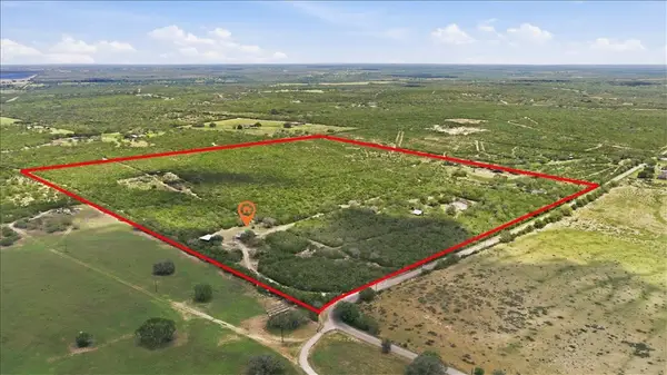 731 County Road 325, George West, TX 78022