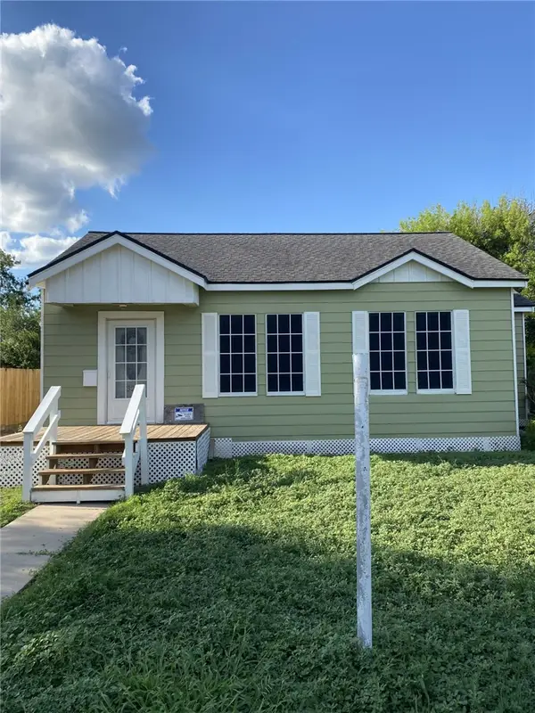 323 W 4th Street, Alice, TX 78332