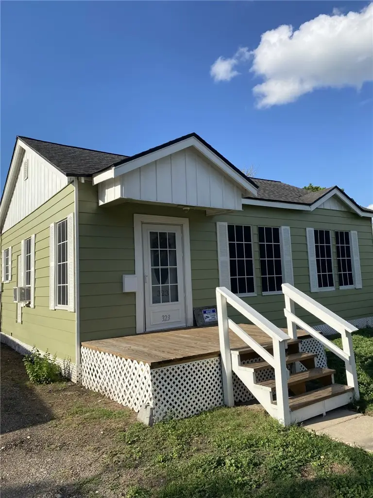 323 W 4th Street, Alice, TX 78332 - #2