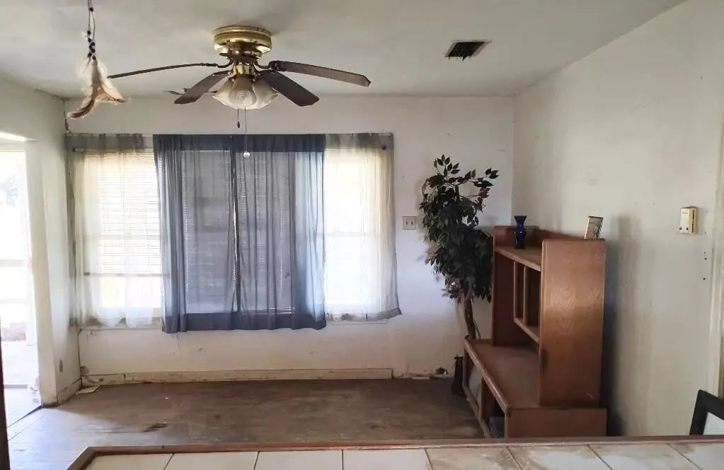 435 W Deberry Avenue, Aransas Pass, TX 78336 - #1
