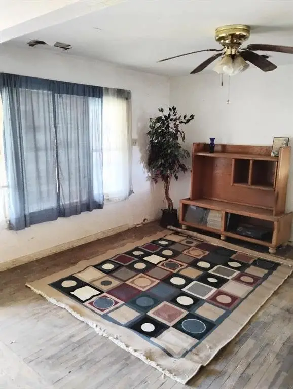 435 W Deberry Avenue, Aransas Pass, TX 78336 - #2