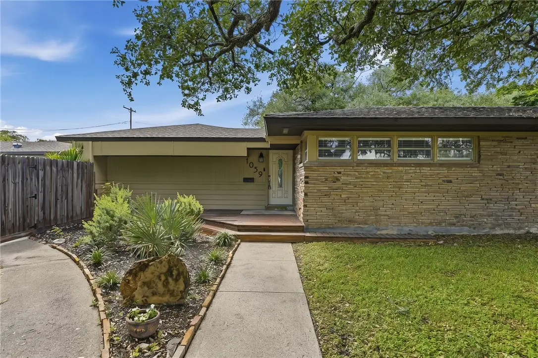 1059 S Mccampbell Street, Aransas Pass, TX 78336 - #1