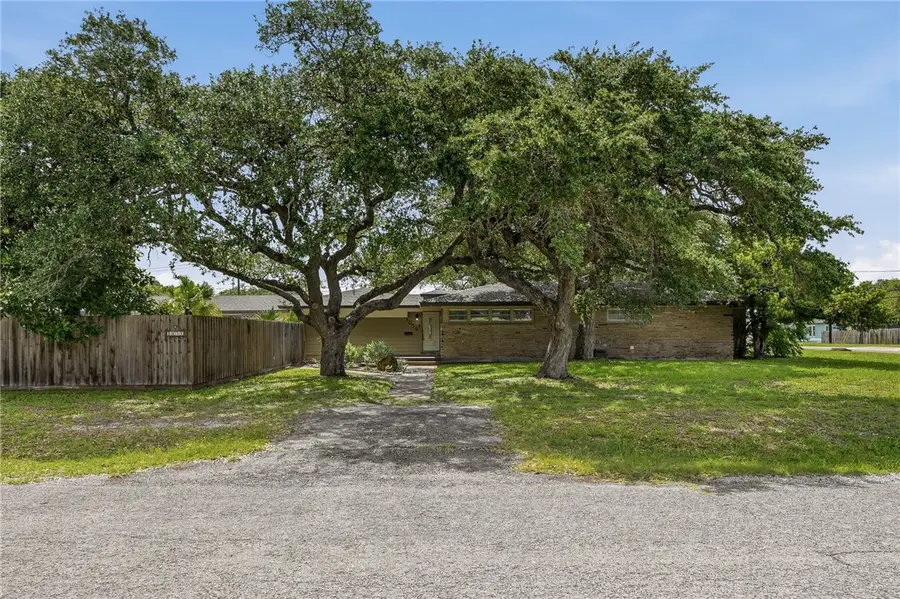 1059 S Mccampbell Street, Aransas Pass, TX 78336 - #2