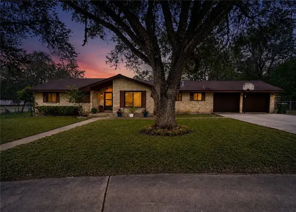 5121 Star Trek, Beeville, TX 78102