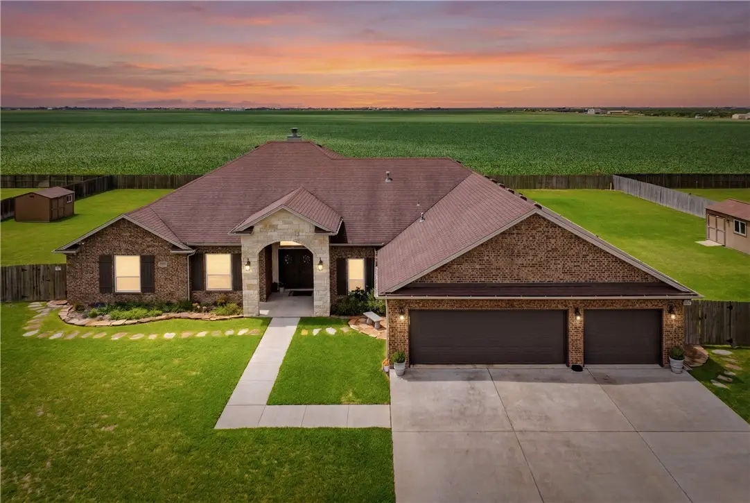 1189 S Southampton Drive, Corpus Christi, TX 78415 - #1