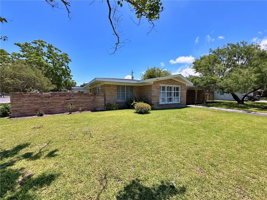 301 Bermuda Place, Corpus Christi, TX 78411 - #2