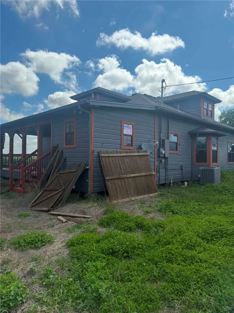726 N Avenue B, Bishop, TX 78343 - #3