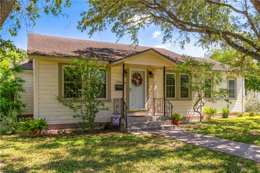 920 W Lee Avenue, Kingsville, TX 78363 - #3