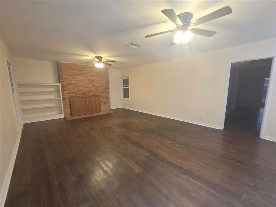 1204 W Lee Avenue, Kingsville, TX 78363 - #3