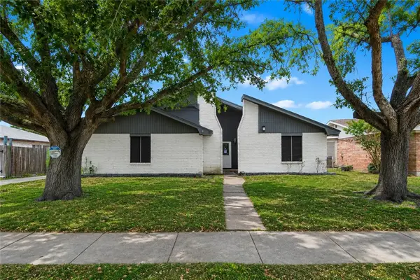 5713 Crest Pebble Drive, Corpus Christi, TX 78415