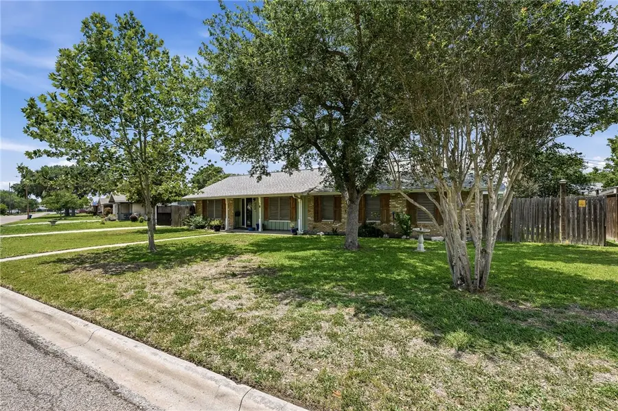 143 N Janin Circle, Portland, TX 78374 - #2
