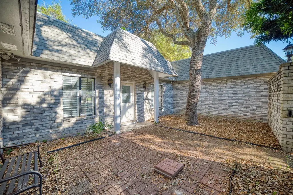 410 Fairway Oaks Street, Rockport, TX 78382 - #1