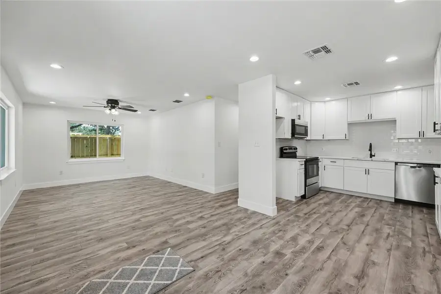 612 S 9th Street, Aransas Pass, TX 78336 - #3