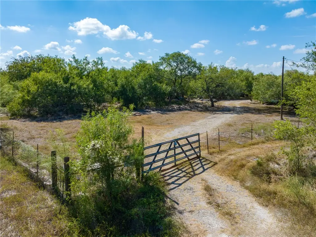 14471 County Road 1392, Sinton, TX 78387 - #1