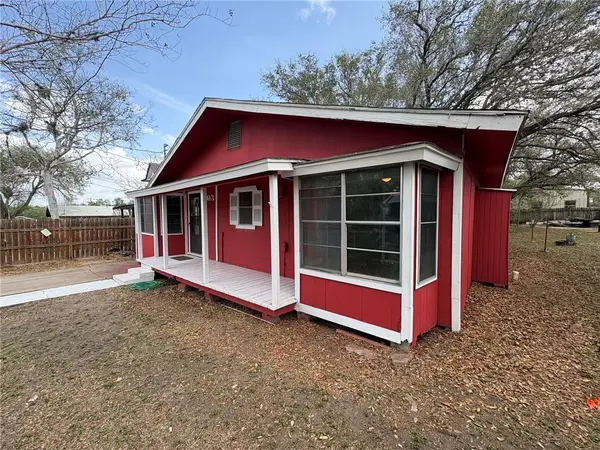 1413 W Stamper Street, Beeville, TX 78102