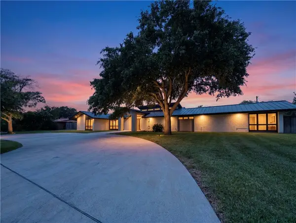 210 Bayside Drive, Corpus Christi, TX 78411