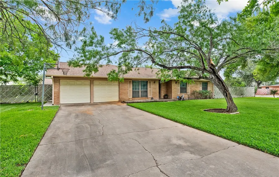 1333 Rose Drive, Alice, TX 78332 - #2