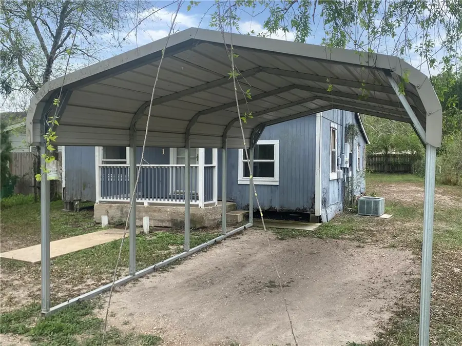 321 Voekel Avenue, Orange Grove, TX 78372 - #3