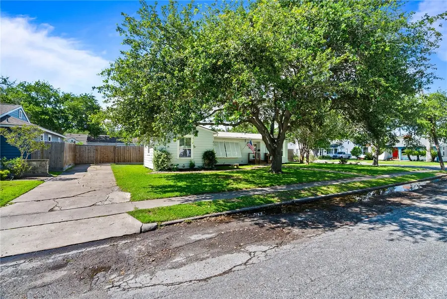 335 Laurel Drive, Corpus Christi, TX 78404 - #3