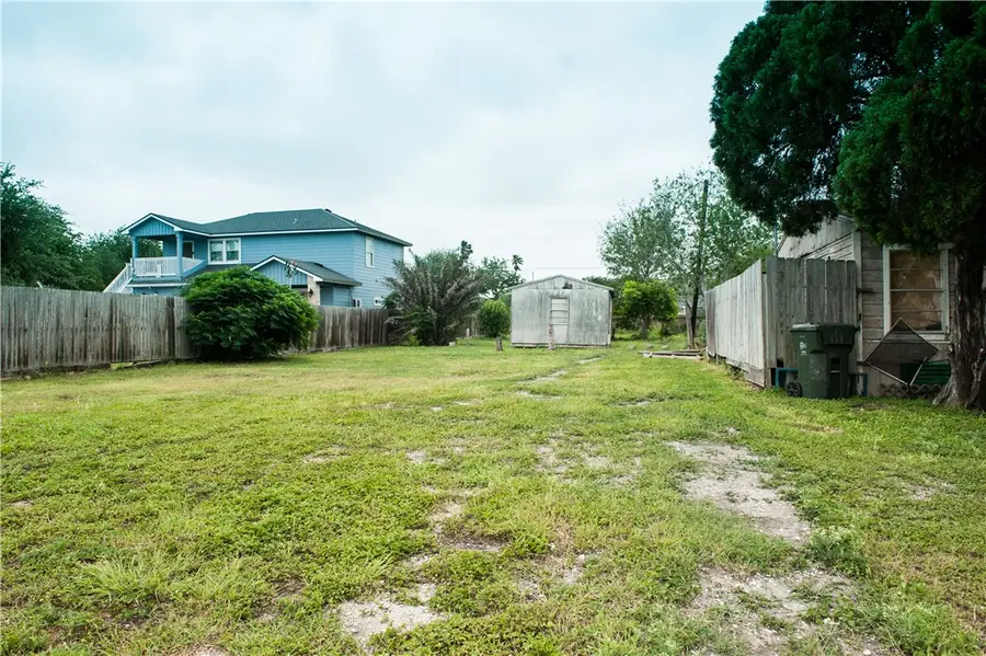 2621 Johanna Street E, Corpus Christi, TX 78415 - #2