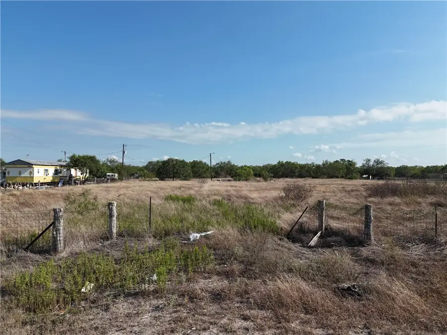 468 Jennifer Loop, Orange Grove, TX 78372 - #2