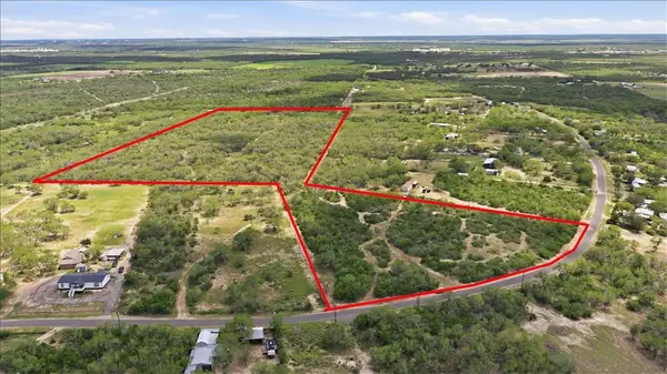 140 Choke Canyon Estates, Three Rivers, TX 78071