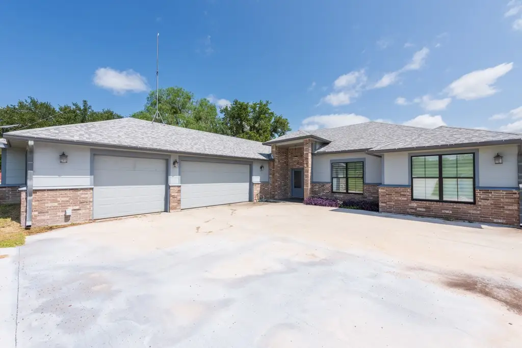 313 Lakeshore Drive, Sandia, TX 78383 - #1