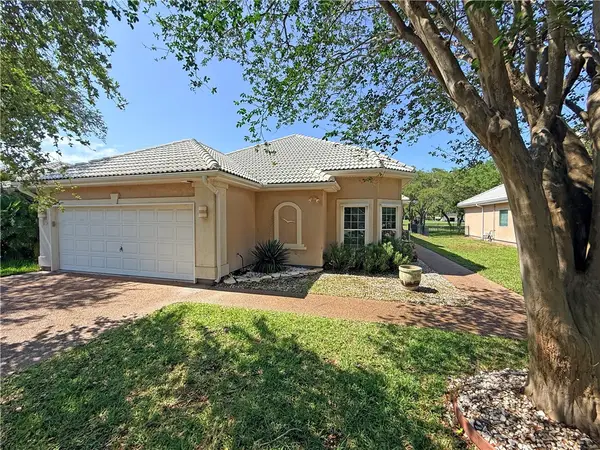 14 Saint Andrews Place, Rockport, TX 78382