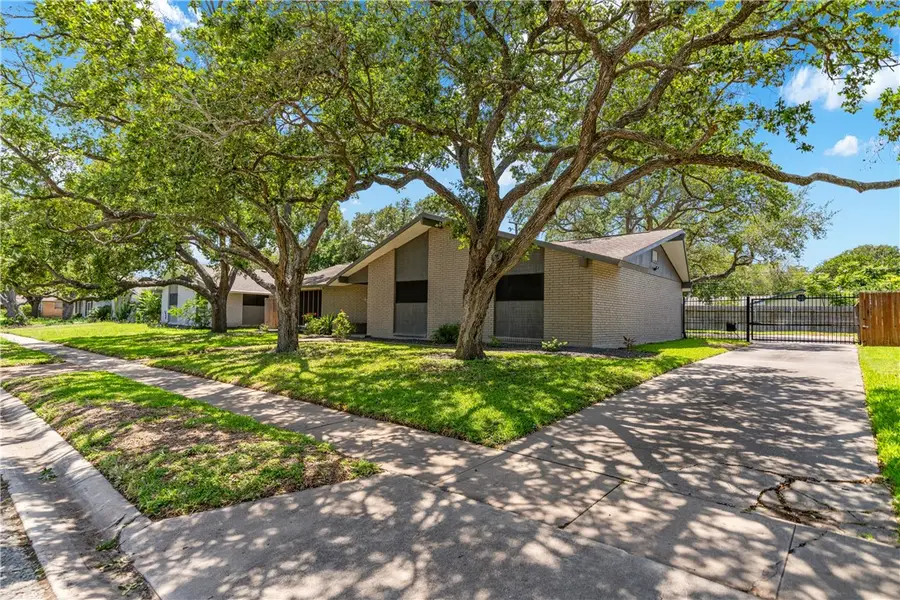 438 Chase Drive, Corpus Christi, TX 78412 - #2