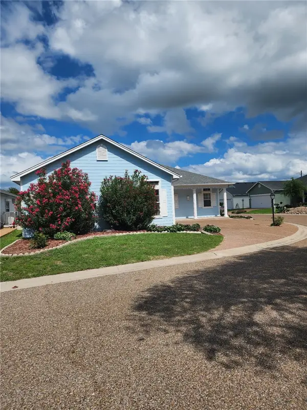 47 Primrose Circle, Rockport, TX 78382