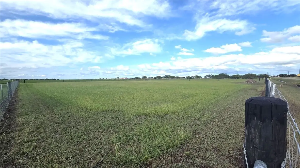 000 County Rd 70, Bishop, TX 78343 - #1