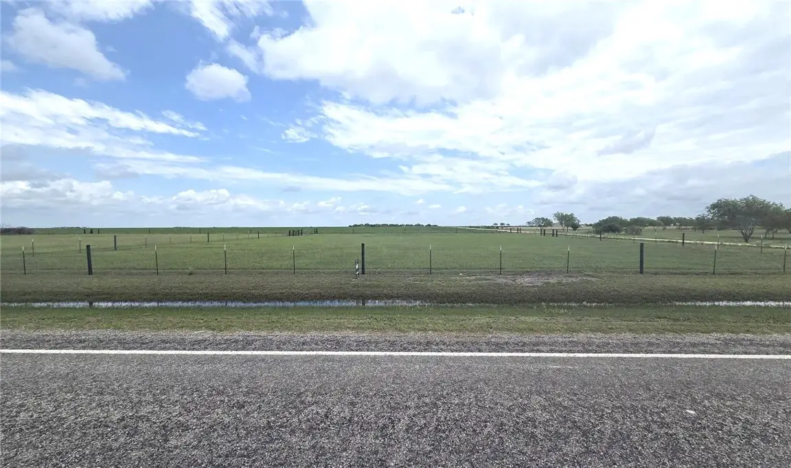 000 County Rd 70, Bishop, TX 78343 - #1