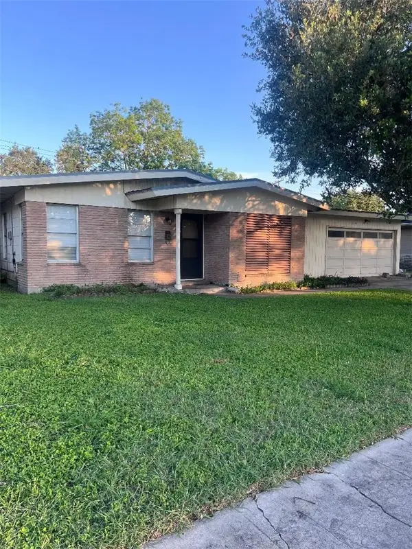 1013 Dolphin Place, Corpus Christi, TX 78411