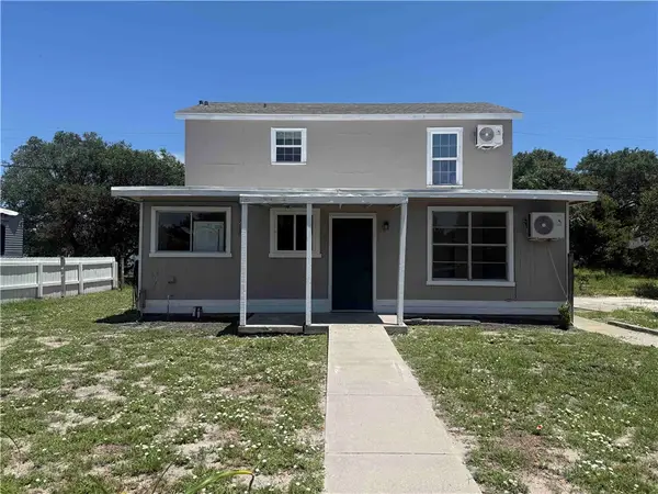 215 S 11th Street, Aransas Pass, TX 78336