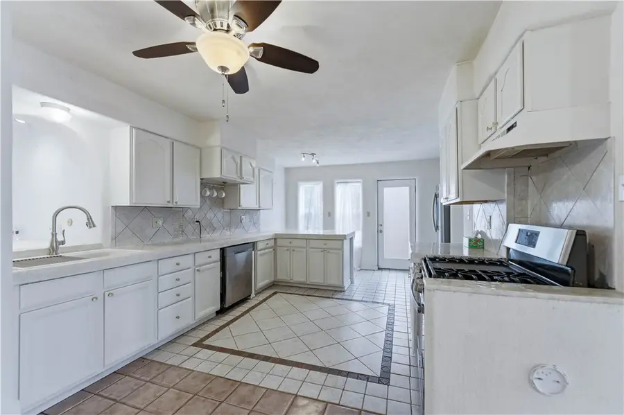 1221 Encino Drive, Pleasanton, TX 78064 - #3