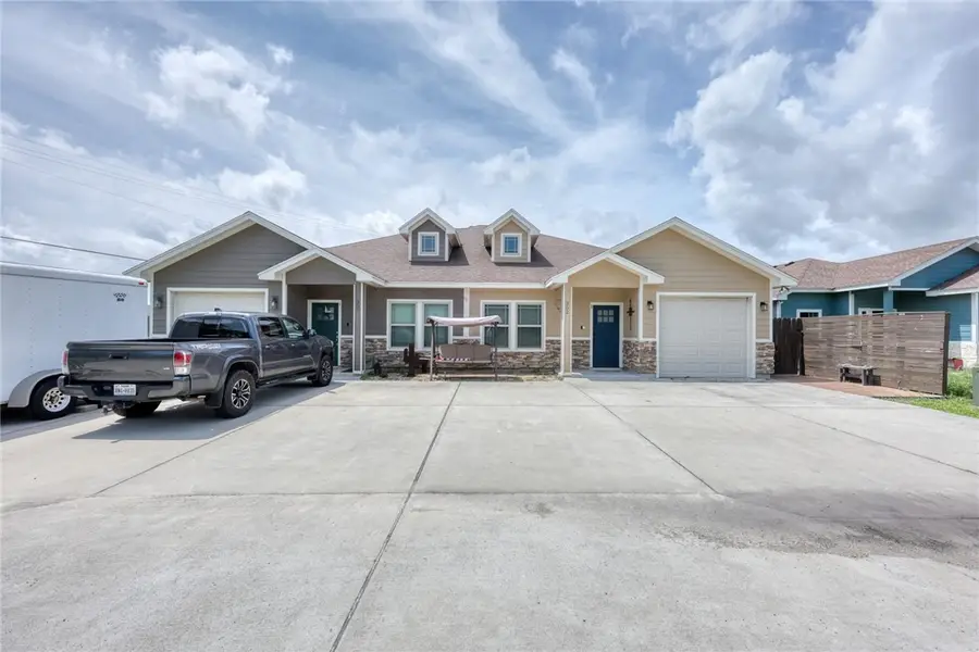 302 Cooper Road #E2, Odem, TX 78370 - #3