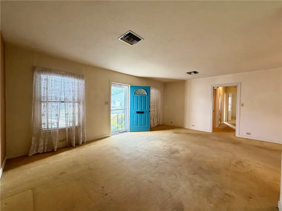 923 W Alice Avenue, Kingsville, TX 78363 - #2