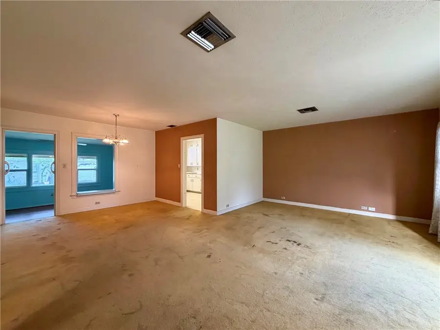 923 W Alice Avenue, Kingsville, TX 78363 - #3