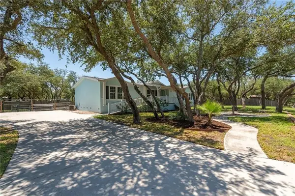 1011 N Racine Street, Rockport, TX 78382