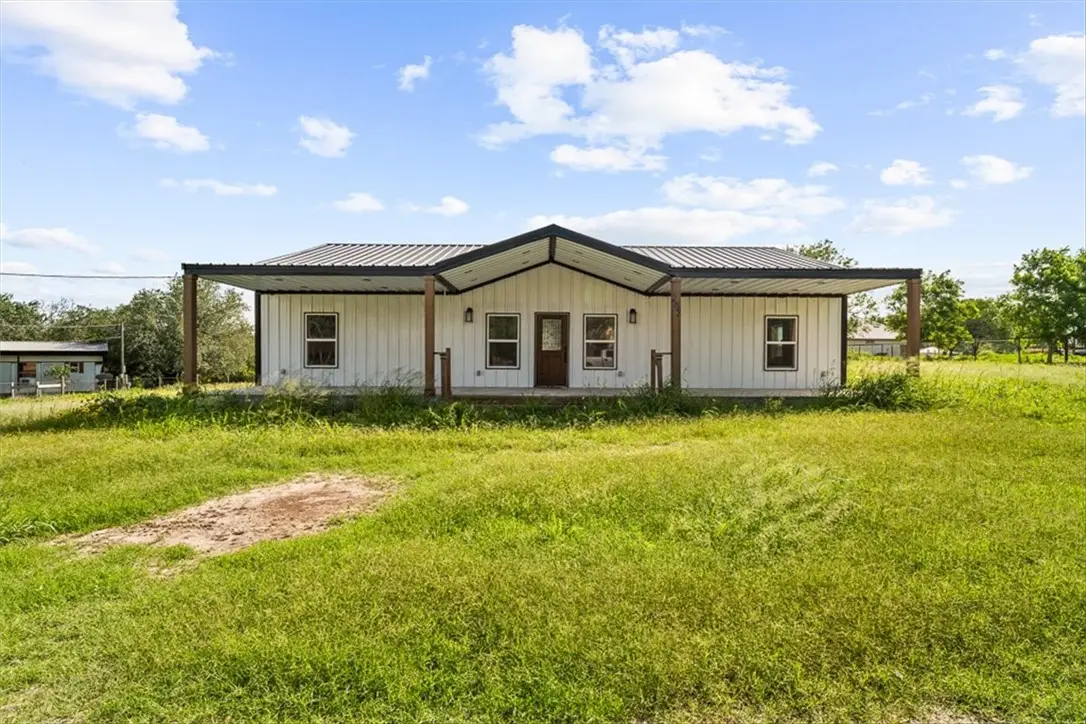 207 S Charles Street, George West, TX 78022 - #1