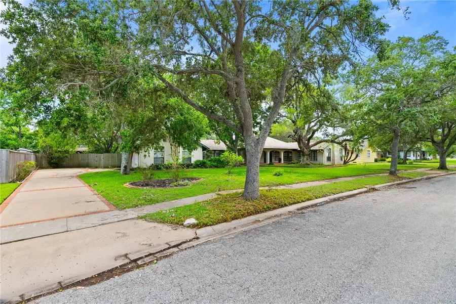 457 Delaine Drive, Corpus Christi, TX 78411 - #3