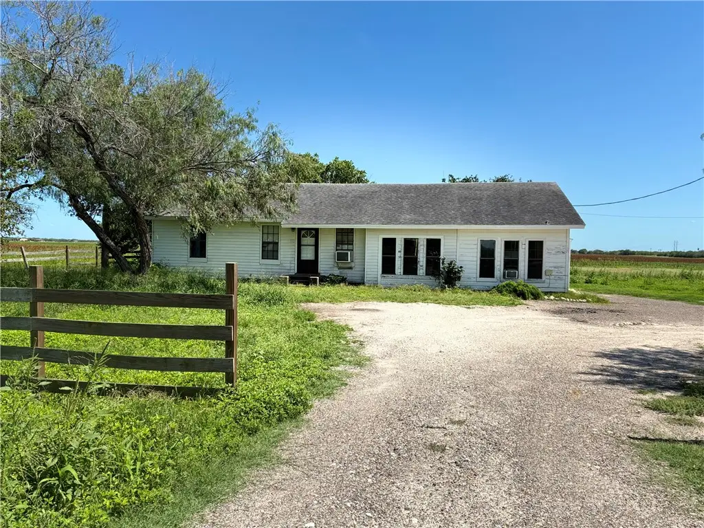 466 S County Road 307, Orange Grove, TX 78372 - #1