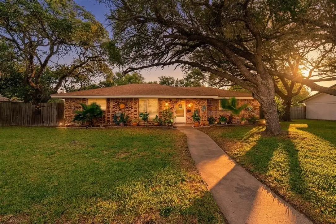 1638 W Palm Drive, Aransas Pass, TX 78336 - #1