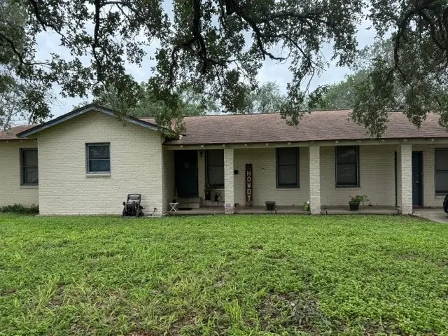 800 Lincoln Street, Alice, TX 78332 - #1