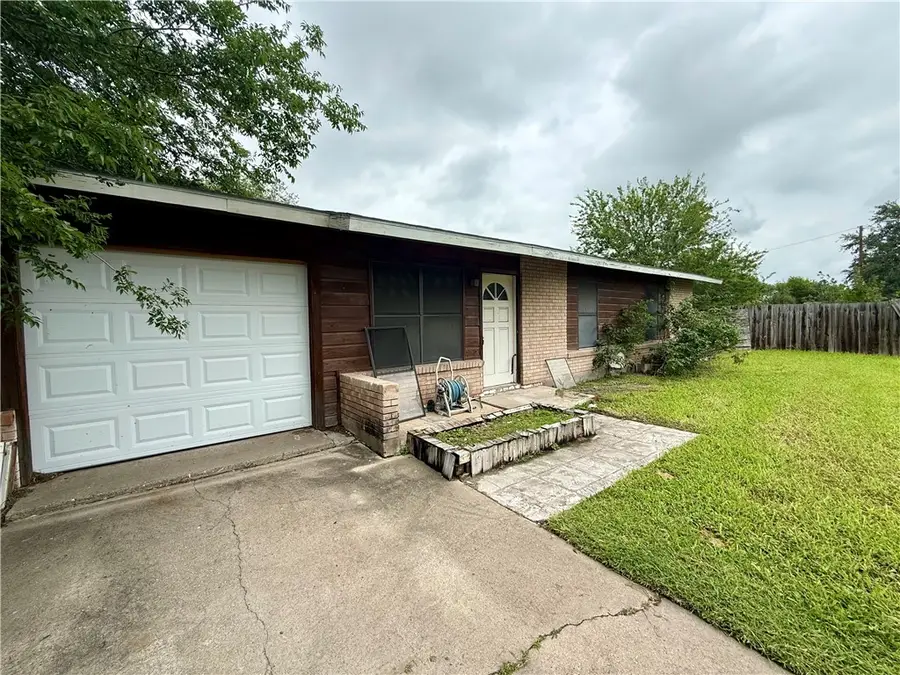 1610 E Fordyce Avenue, Kingsville, TX 78363 - #2