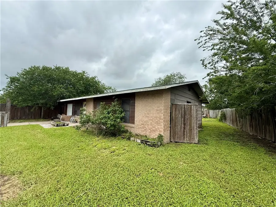 1610 E Fordyce Avenue, Kingsville, TX 78363 - #3