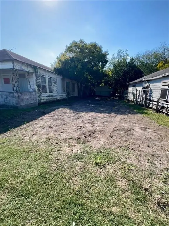217 Spruce Street, Corpus Christi, TX 78408 - #1