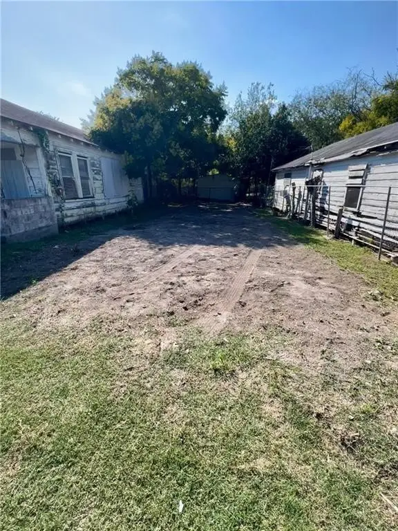 217 Spruce Street, Corpus Christi, TX 78408 - #3