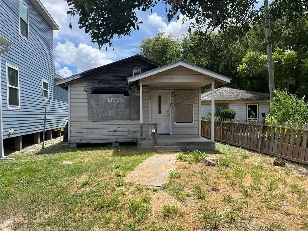 816 Mesquite Street, Robstown, TX 78380 - #1