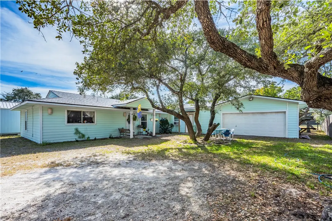 5 Circle Lake Drive, Rockport, TX 78382 - #1